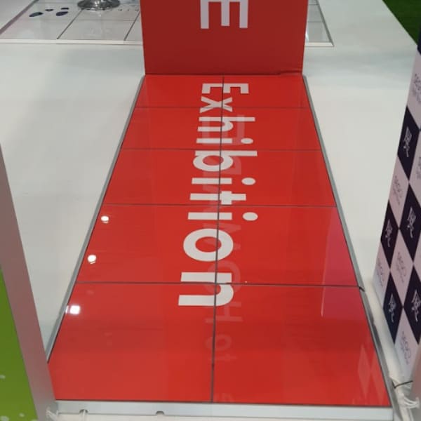【レンタル】フロリア（Flooréa）デザインフロアパネル レンタル 1×1m｜展示会・イベント用ポータブルステージ